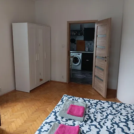 Cosy Close To Main Train Station And Center Prague